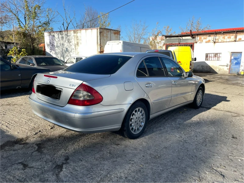 Mercedes-Benz E 270, снимка 3 - Автомобили и джипове - 52286626