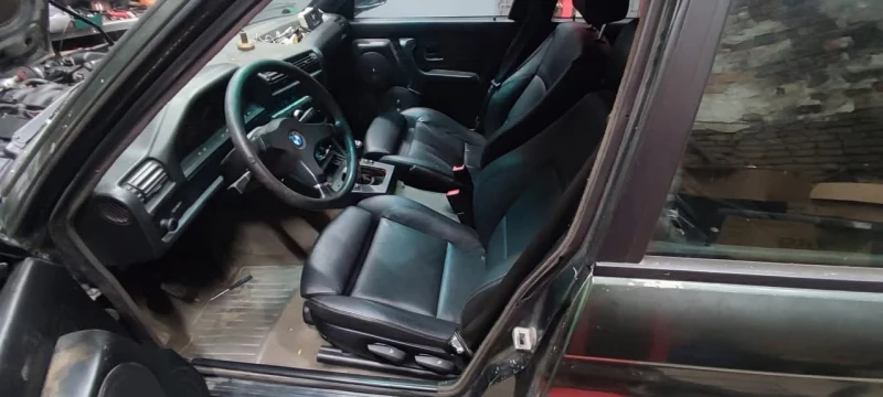 BMW 320 V8 4.4 manual, снимка 11 - Автомобили и джипове - 52472050