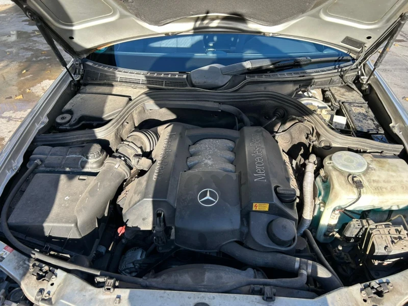 Mercedes-Benz CLK 320 V6 Sport Edition , снимка 12 - Автомобили и джипове - 52516721