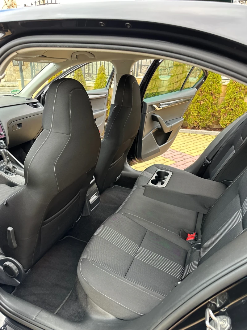 Skoda Octavia 1.6 TDI DSG, снимка 13 - Автомобили и джипове - 52820891