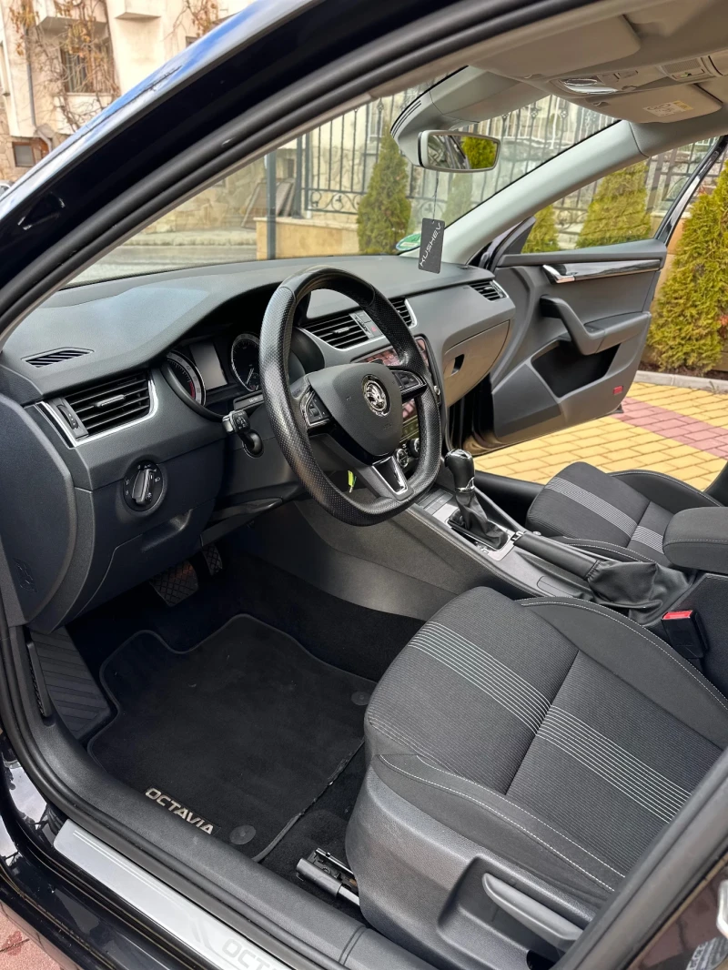 Skoda Octavia 1.6 TDI DSG, снимка 7 - Автомобили и джипове - 52820891