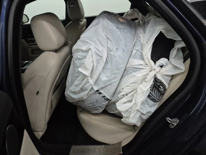 Jaguar Xj * PREMIUM LUXURY * CARFAX * ЦЕНА ДО БГ, снимка 13 - Автомобили и джипове - 53395485