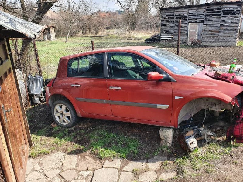 Renault Megane 1.9 dci, снимка 1 - Автомобили и джипове - 46693193