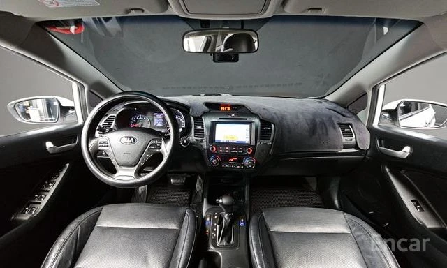Kia K3 K3 Trendy, снимка 4 - Автомобили и джипове - 53940943