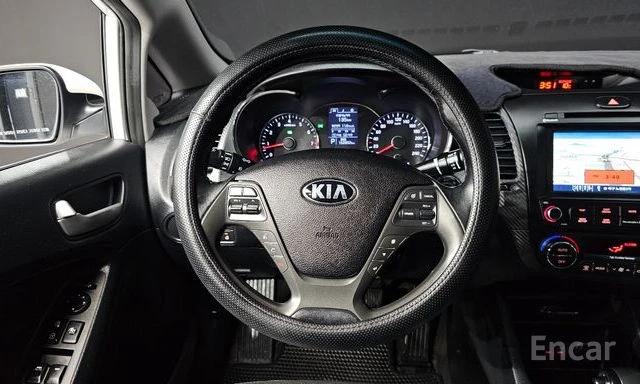 Kia K3 K3 Trendy, снимка 16 - Автомобили и джипове - 53940943