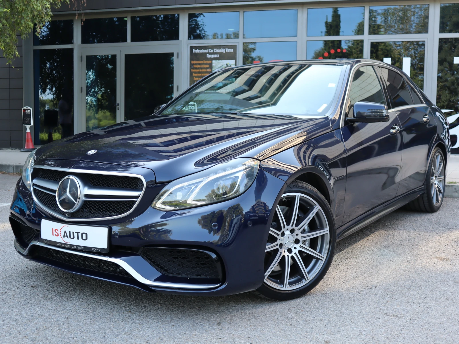 Mercedes-Benz E 63 AMG 4Matic/Dynamic/Harman Kardon/Алкантар/Обдухване, снимка 1