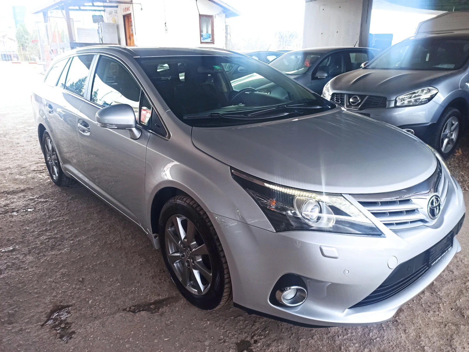Toyota Avensis Alkantara, FACELIFT, 2.0, AVTOMATIC, XENON, NAVI  - изображение 2