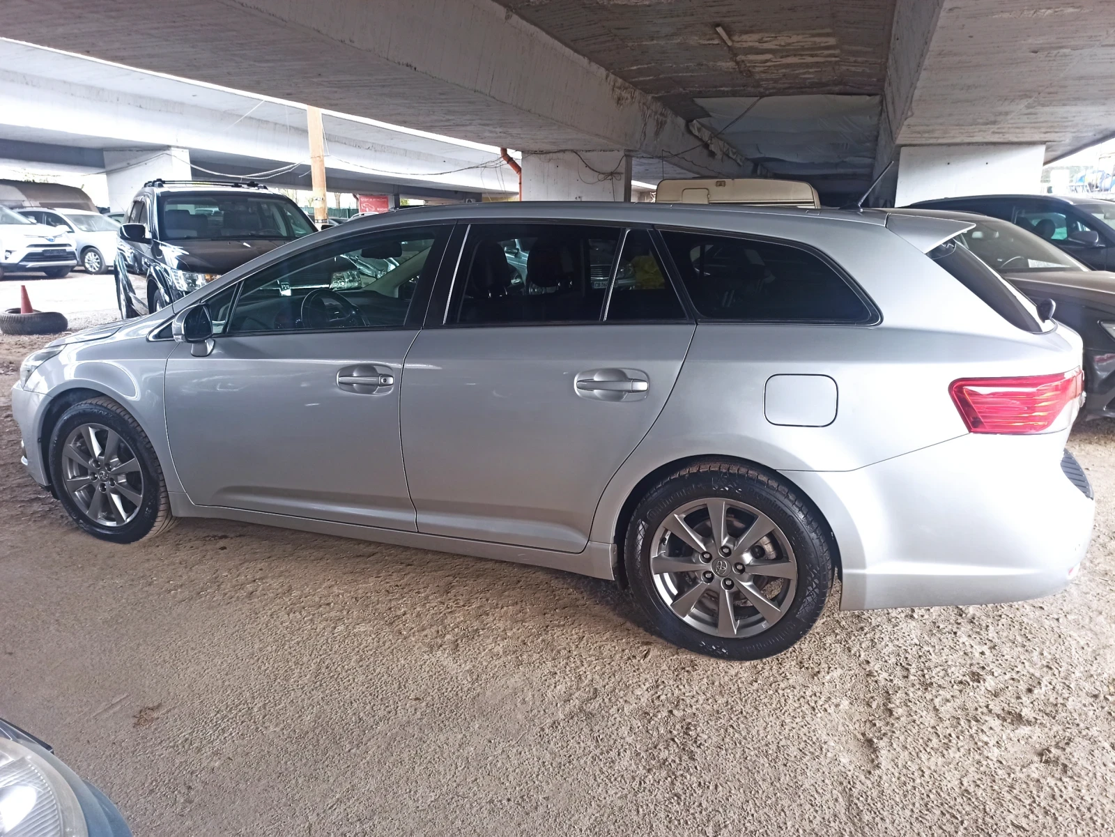 Toyota Avensis Alkantara, FACELIFT, 2.0, AVTOMATIC, XENON, NAVI  - изображение 4