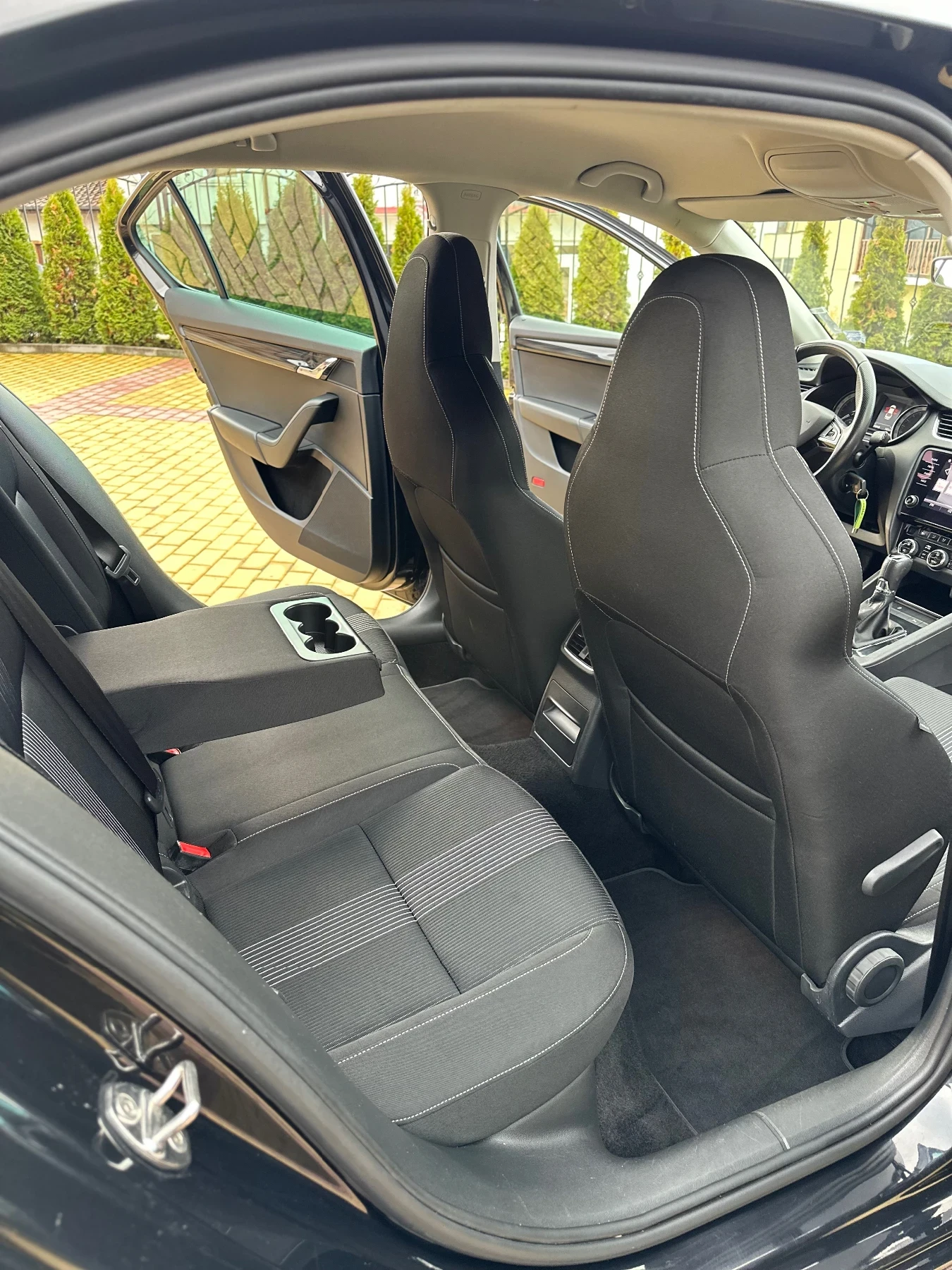 Skoda Octavia 1.6 TDI DSG | Mobile.bg � ����������� 12