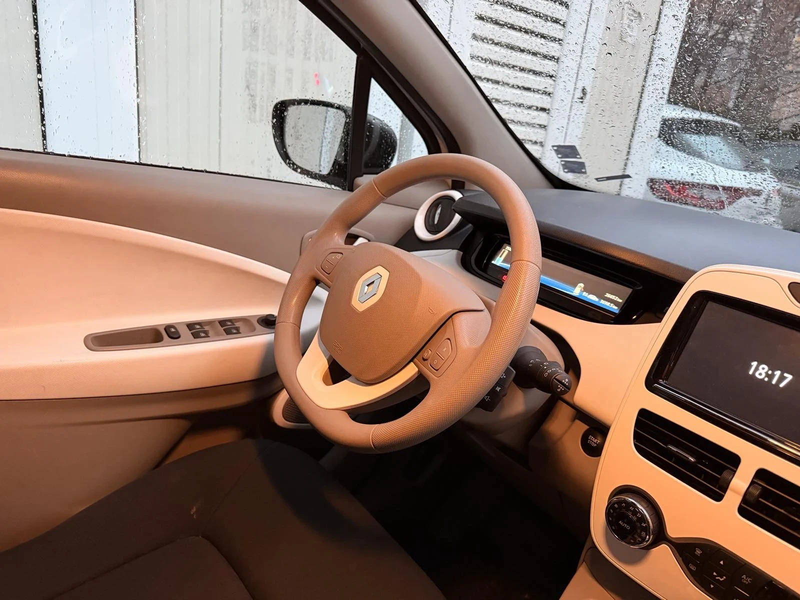 Renault Zoe 26000 kм, снимка 4 - Автомобили и джипове - 53653137