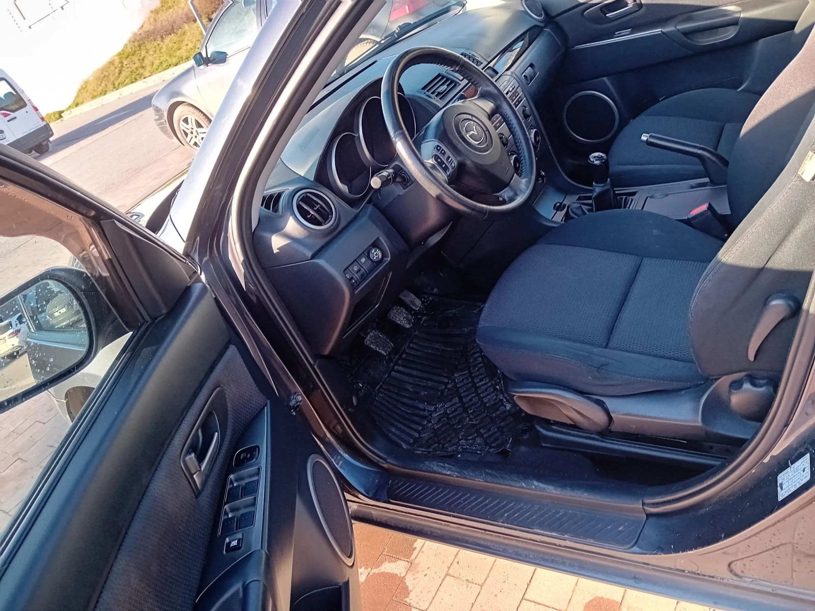 Mazda 3 1.6i Газ.Инж , снимка 5 - Автомобили и джипове - 54009456