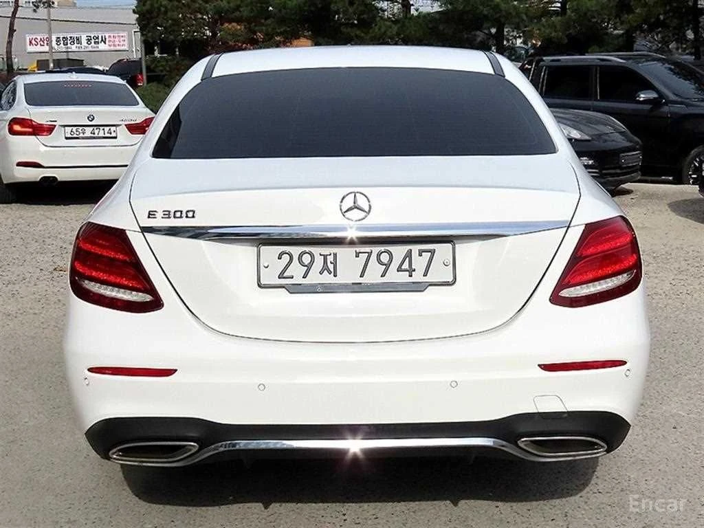 Mercedes-Benz E 300 AMG PACK* BURMESTER* 360 CAM* HEAD-UP* ОБДУХВАНЕ* , снимка 4 - Автомобили и джипове - 54446244