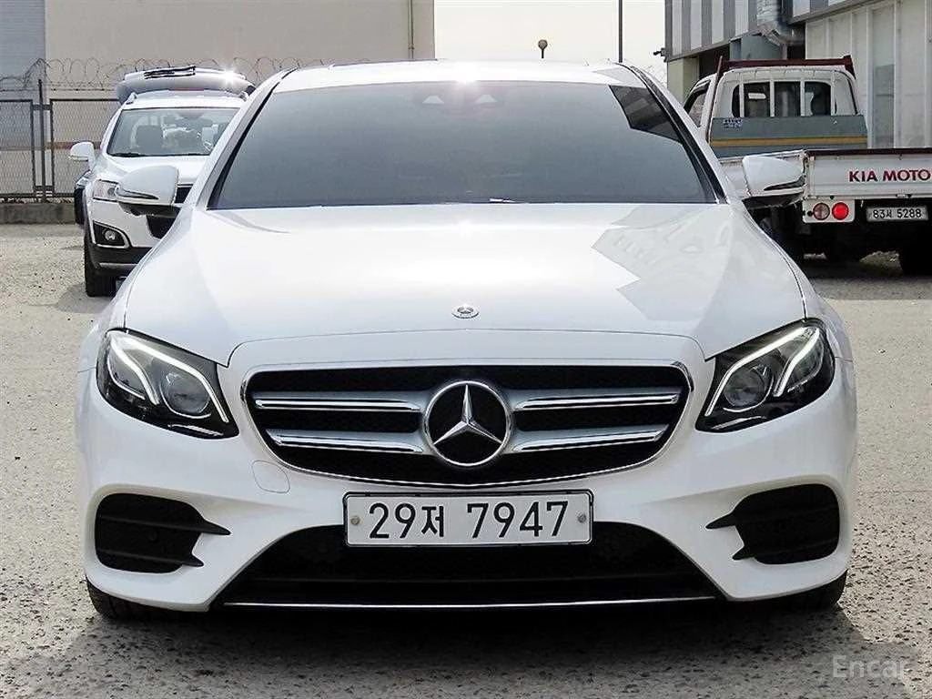 Mercedes-Benz E 300 AMG PACK* BURMESTER* 360 CAM* HEAD-UP* ОБДУХВАНЕ* , снимка 2 - Автомобили и джипове - 54446244
