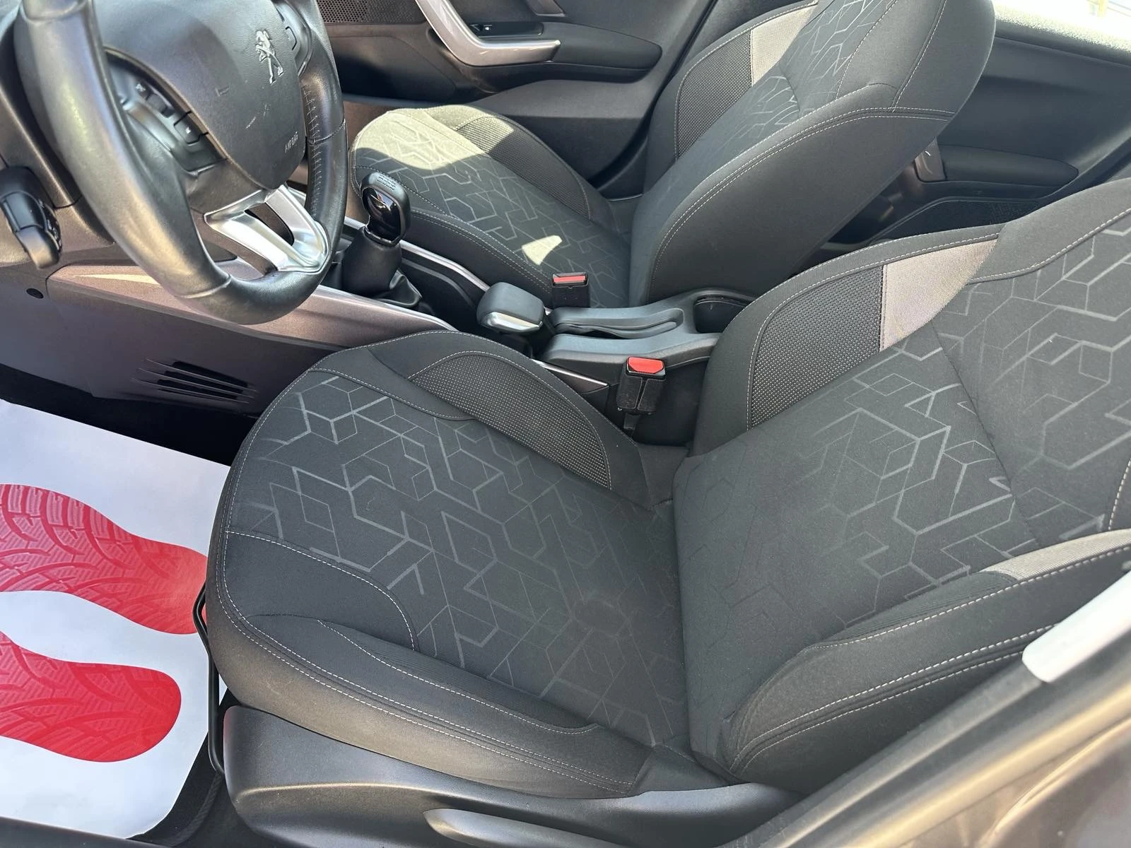Peugeot 2008 1.6  TOP, снимка 7 - Автомобили и джипове - 54478992