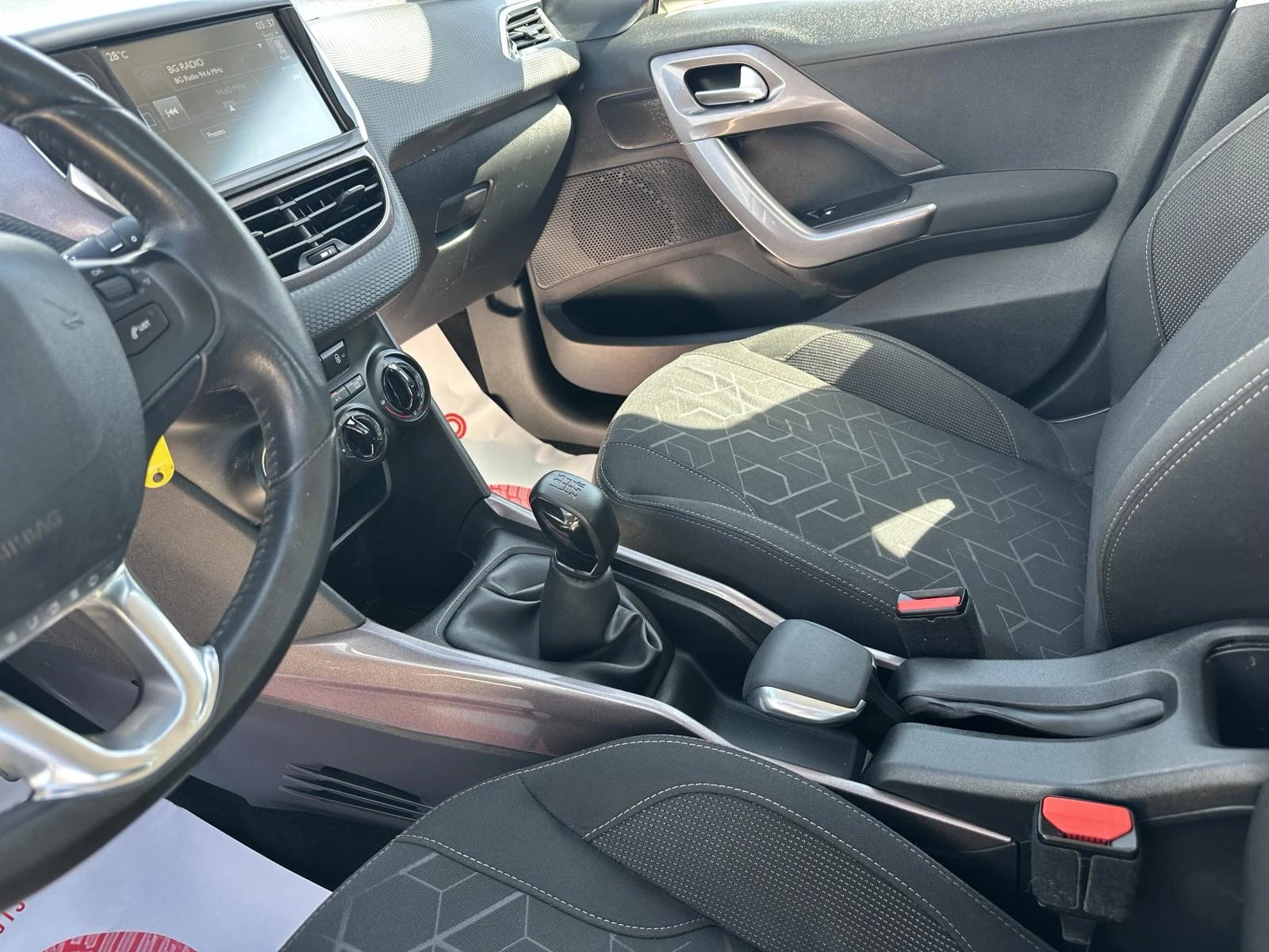 Peugeot 2008 1.6  TOP, снимка 9 - Автомобили и джипове - 54478992