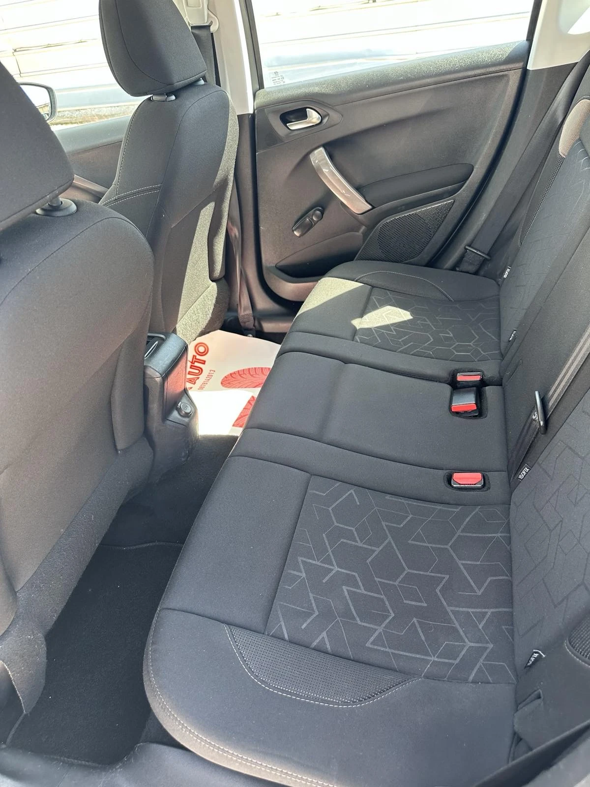Peugeot 2008 1.6  TOP, снимка 16 - Автомобили и джипове - 54478992