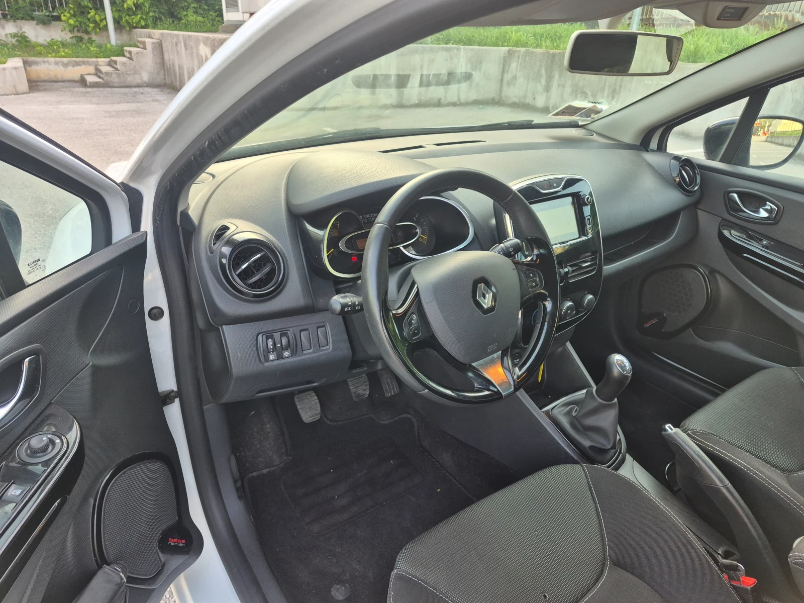 Renault Clio Внимание!  74.000 км, снимка 10 - Автомобили и джипове - 54733453