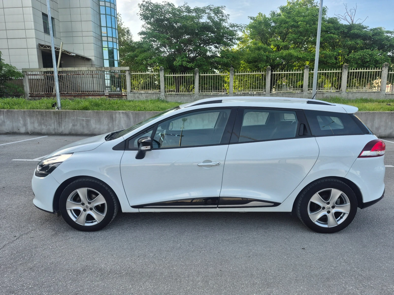 Renault Clio Внимание!  74.000 км, снимка 2 - Автомобили и джипове - 54733453