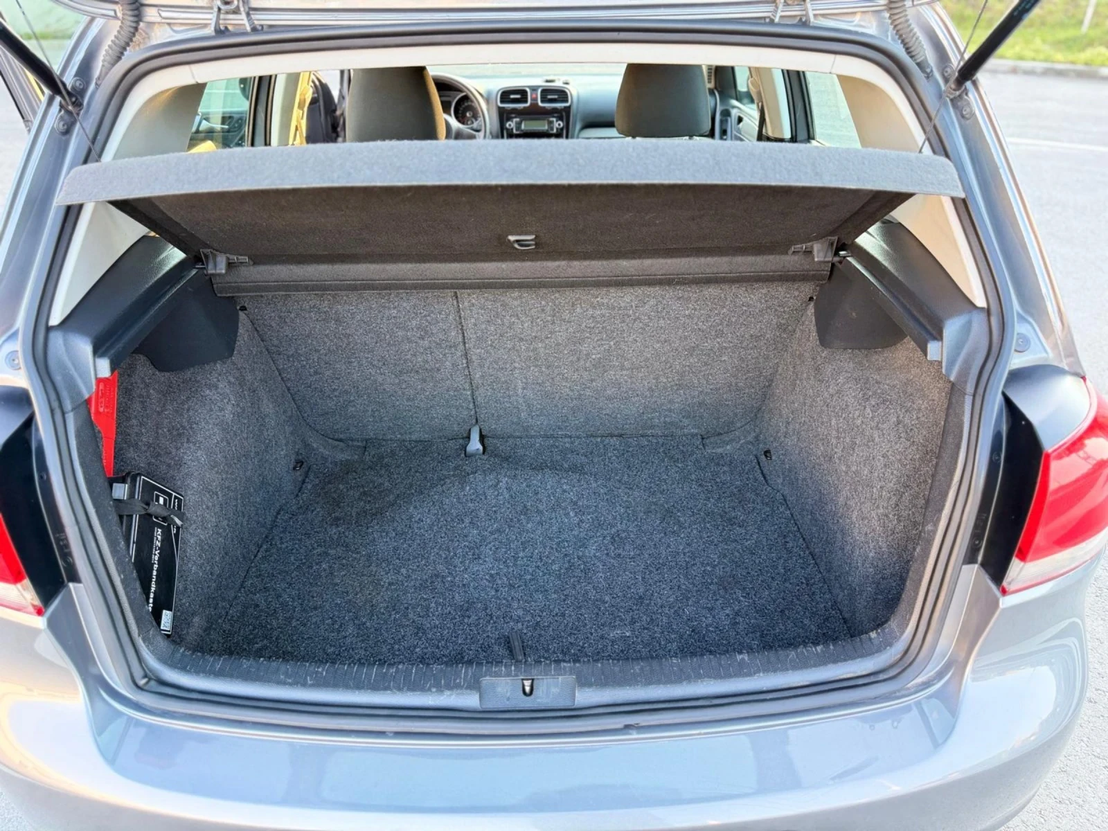 VW Golf 1.6TDI/АВТОМАТИК/DSG/НАПЪЛНО ОБСЛУЖЕН/4(5) ВРАТИ , снимка 17 - Автомобили и джипове - 54861214