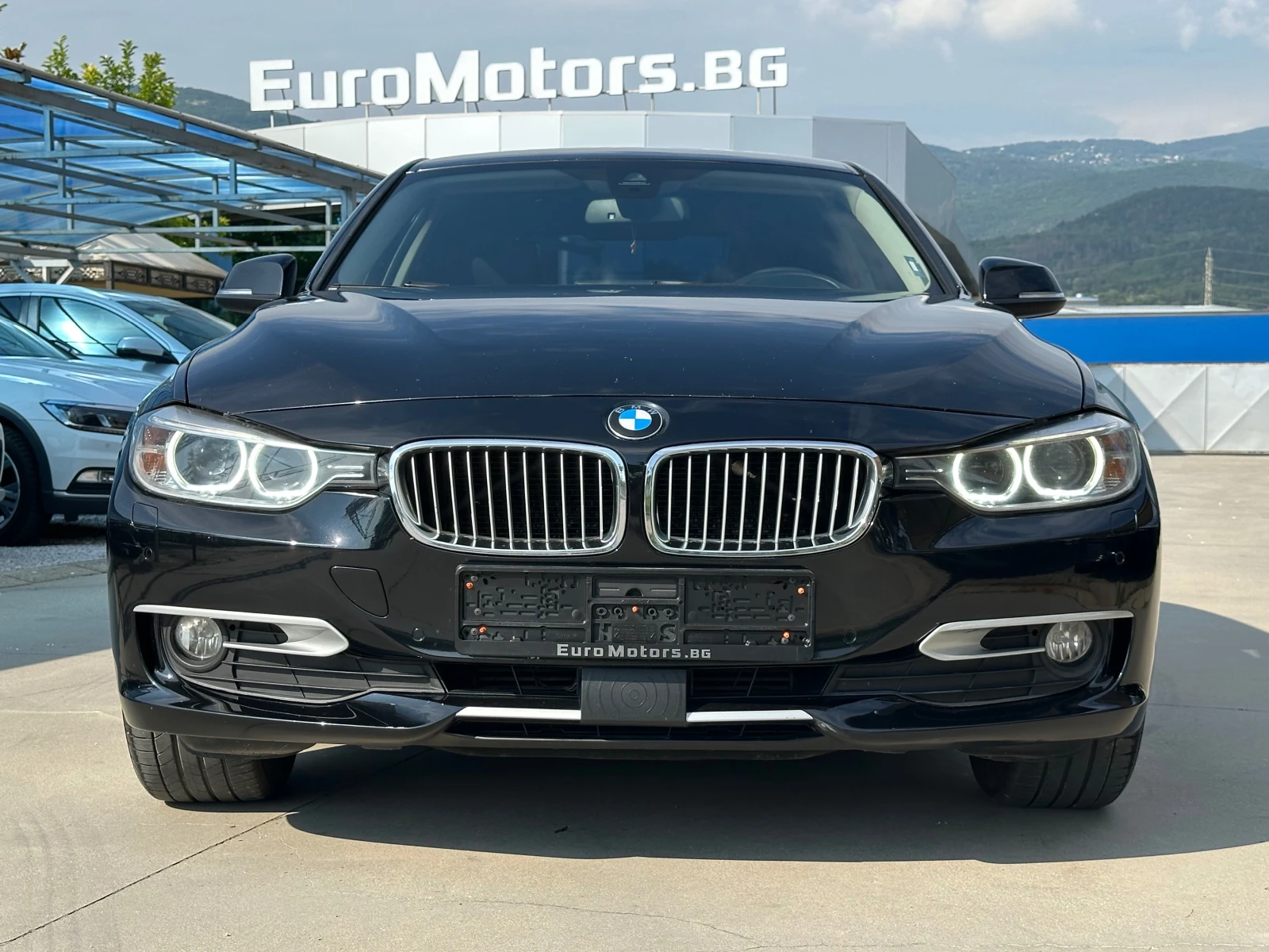 BMW 320 d, X-Drive, DISTR, HEAD-UP, СМЕНЕНИ ВЕРИГИ!, снимка 2 - Автомобили и джипове - 55031600