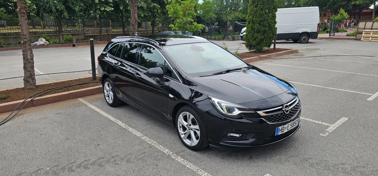 Opel Astra Ultimate, Keyless, Обдухване, снимка 2 - Автомобили и джипове - 55327183