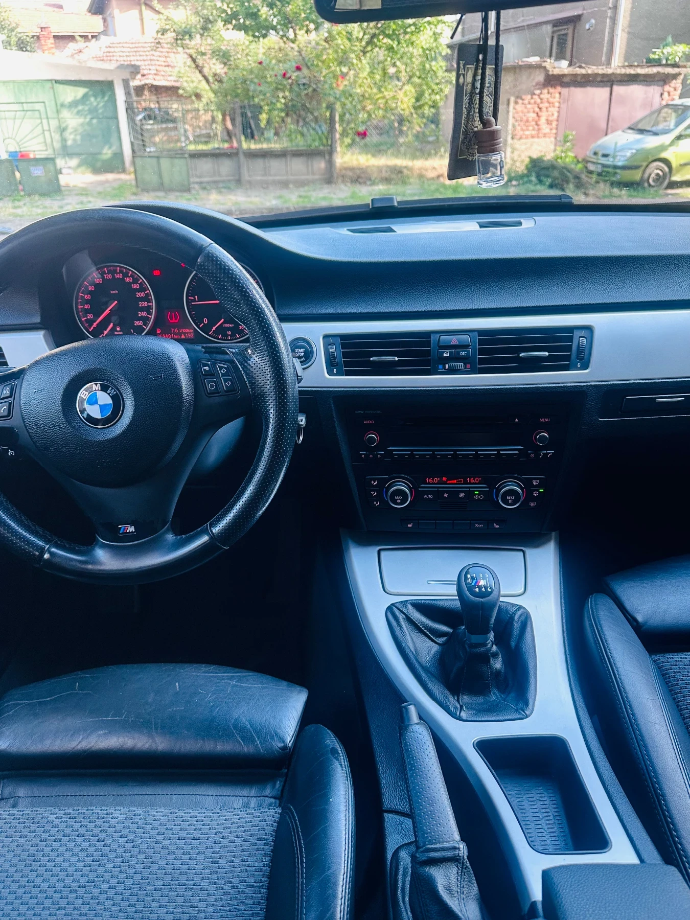 BMW 318 2.0 Facelift 318d, снимка 12 - Автомобили и джипове - 55327170
