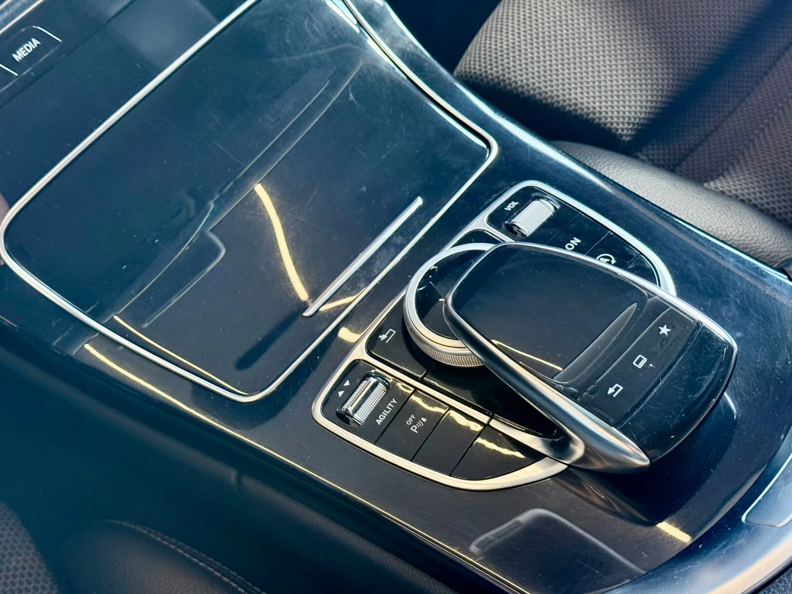 Mercedes-Benz C 220 d* Bluetec* AMG* ЛИЗИНГ , снимка 13 - Автомобили и джипове - 56072828