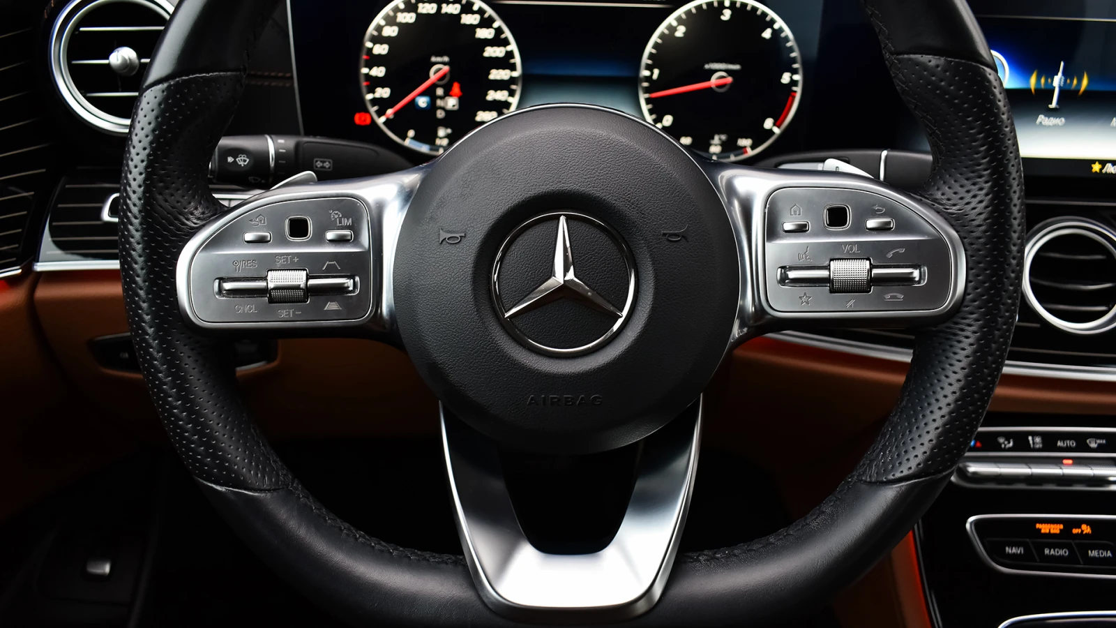 Mercedes-Benz E 400 d AMG Line 4MATIC, снимка 9 - Автомобили и джипове - 56080628