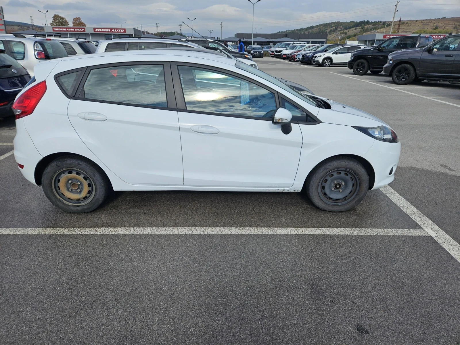 Ford Fiesta 1.2i, снимка 6 - Автомобили и джипове - 56720706