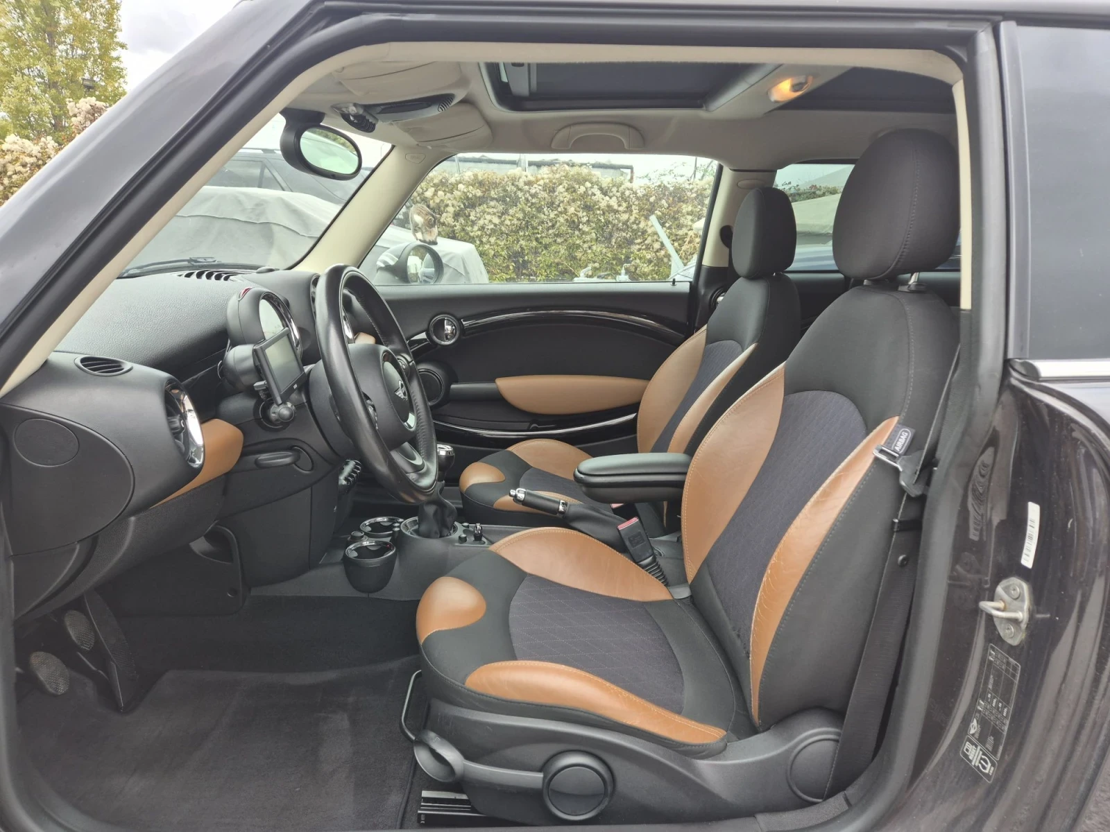 Mini Clubman D, снимка 10 - Автомобили и джипове - 56735565
