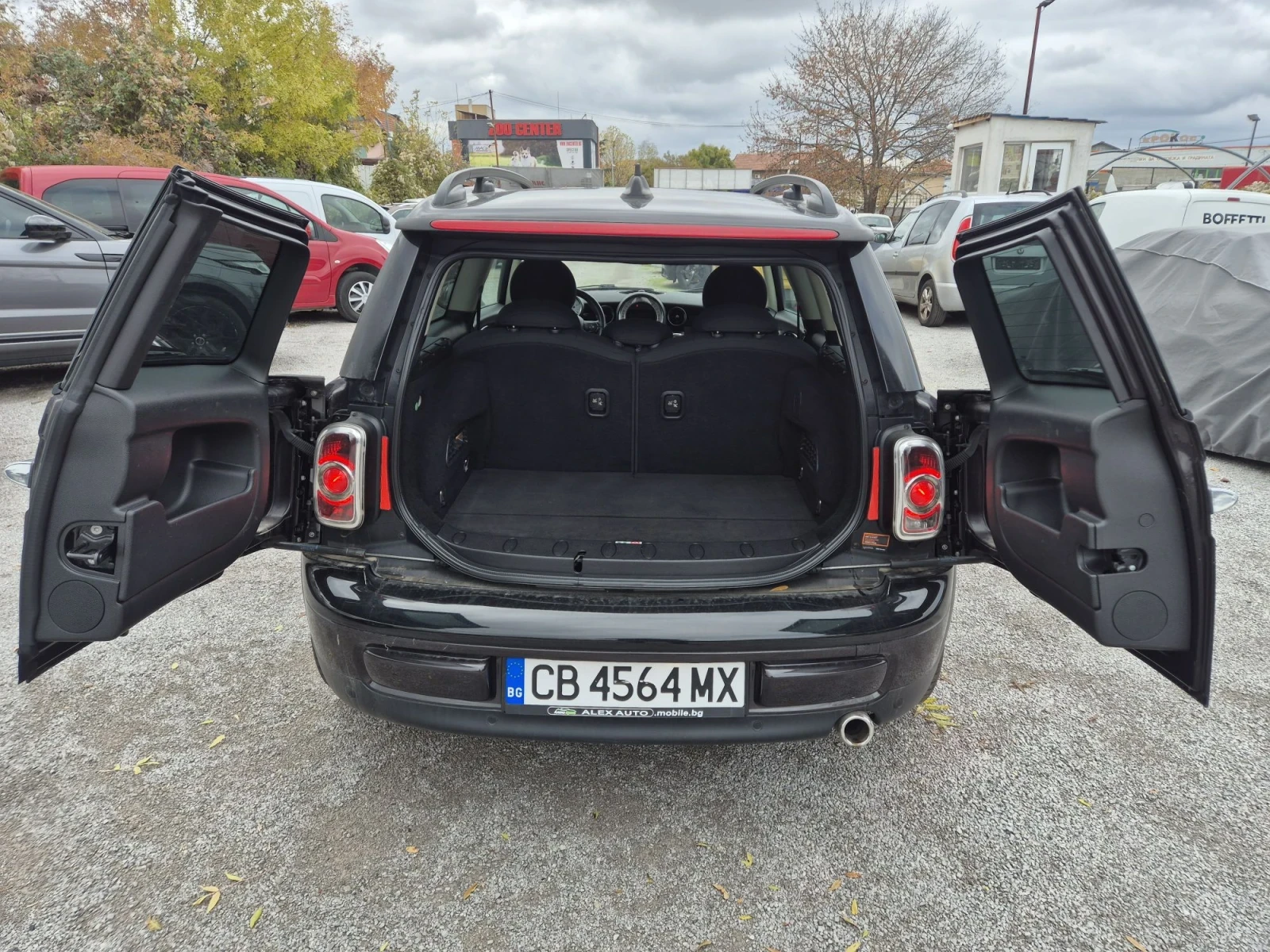 Mini Clubman D, снимка 17 - Автомобили и джипове - 56735565