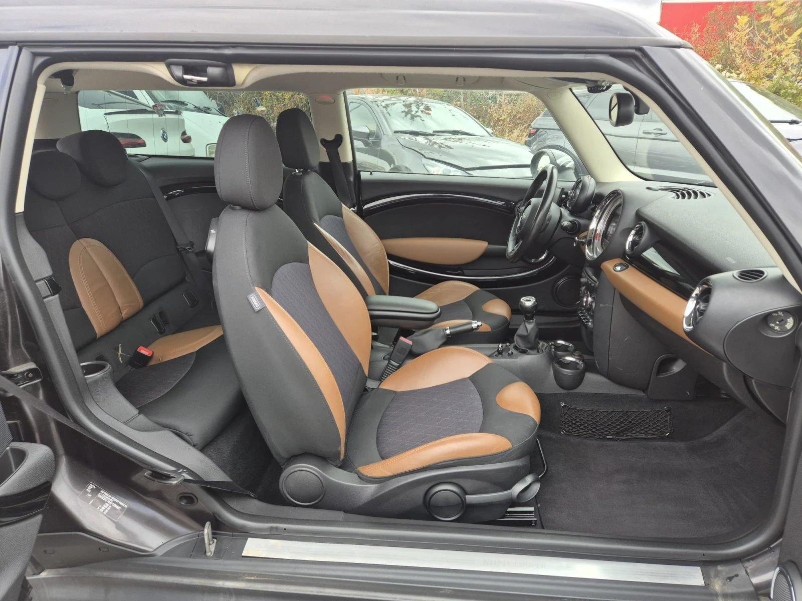 Mini Clubman D, снимка 12 - Автомобили и джипове - 56735565