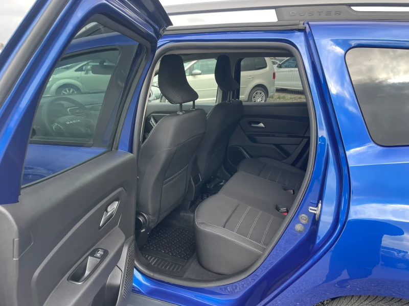 Dacia Duster 1.5 DCI 4x4 PESTIGE, снимка 8 - Автомобили и джипове - 52116367