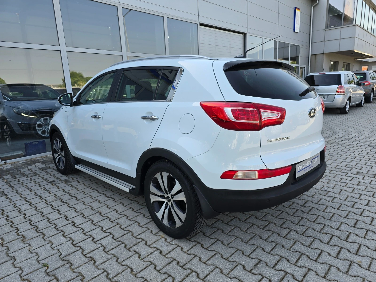 Kia Sportage LPG !! Panorama !! 161000km !! - изображение 8