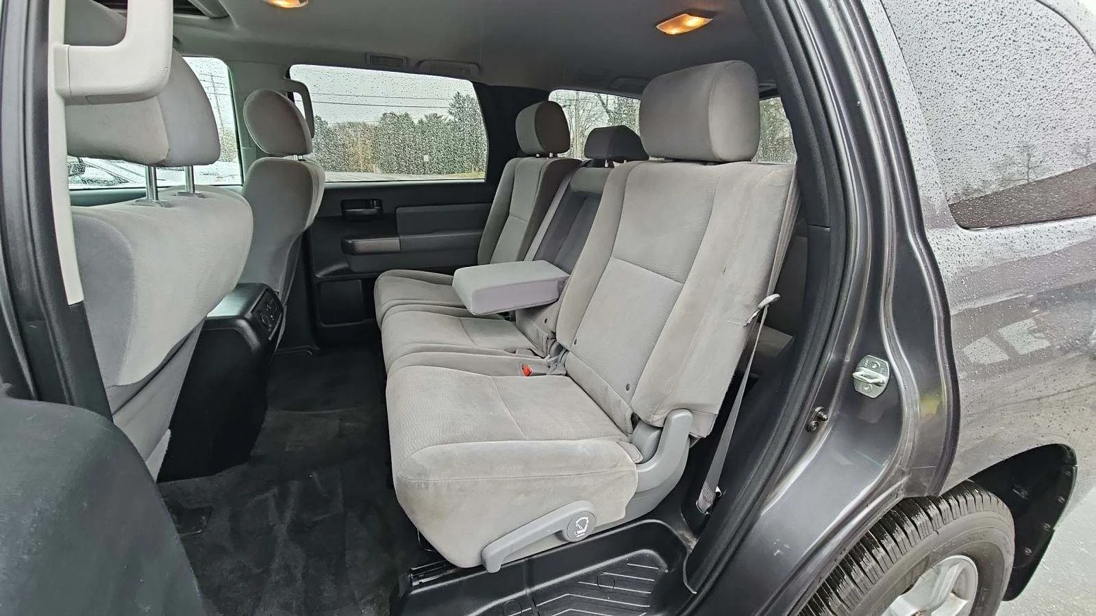 Toyota Sequoia SR5* 4x4* Перфектна за газ - изображение 8