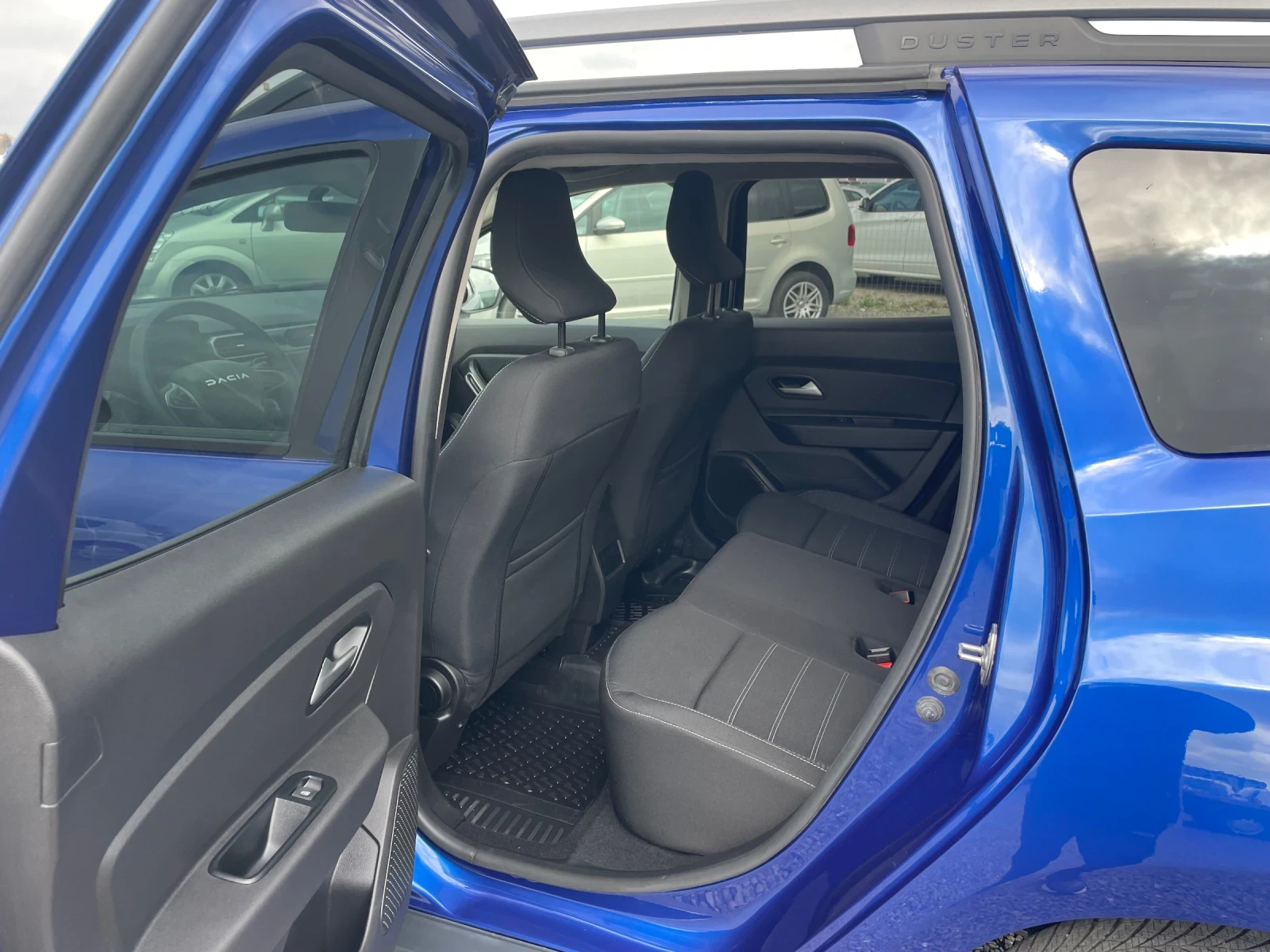 Dacia Duster 1.5 DCI 4x4 PESTIGE - изображение 8