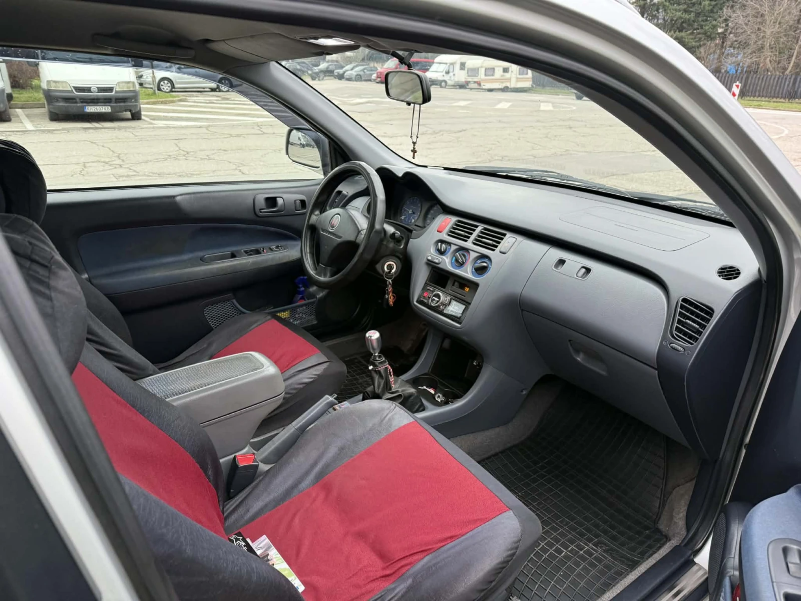 Honda Hr-v 4WD, снимка 9 - Автомобили и джипове - 54034049