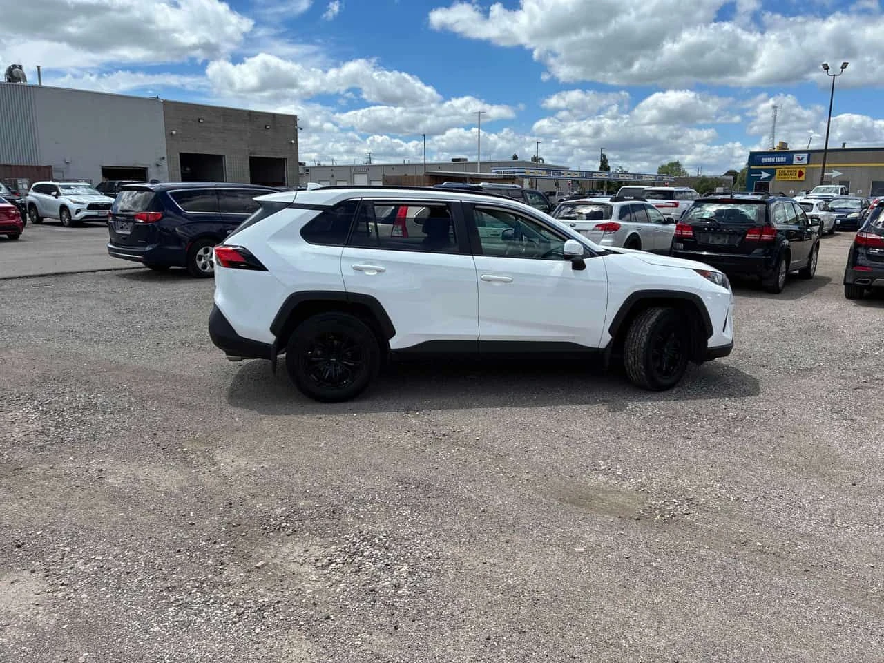 Toyota Rav4 | LE | ПОДГРЕВ | CARFAX | , снимка 3 - Автомобили и джипове - 54886923