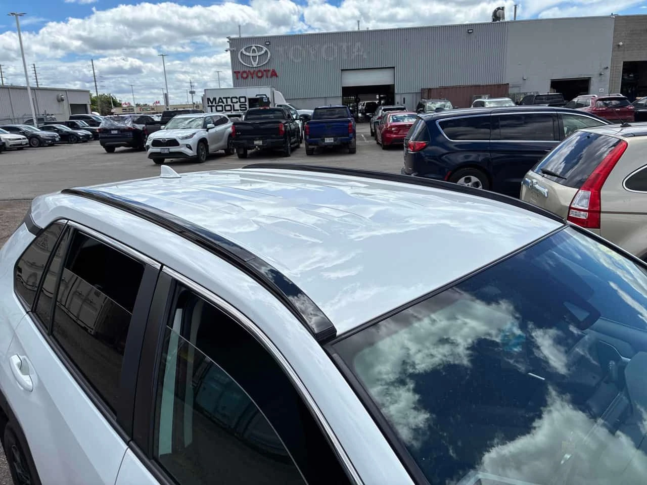 Toyota Rav4 | LE | ПОДГРЕВ | CARFAX | , снимка 16 - Автомобили и джипове - 54886923
