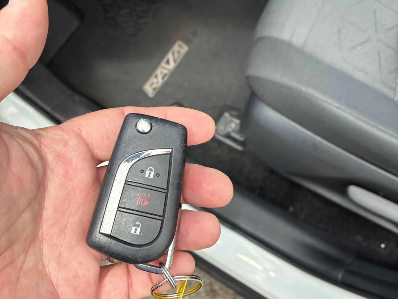 Toyota Rav4 | LE | ПОДГРЕВ | CARFAX | , снимка 13 - Автомобили и джипове - 54886923