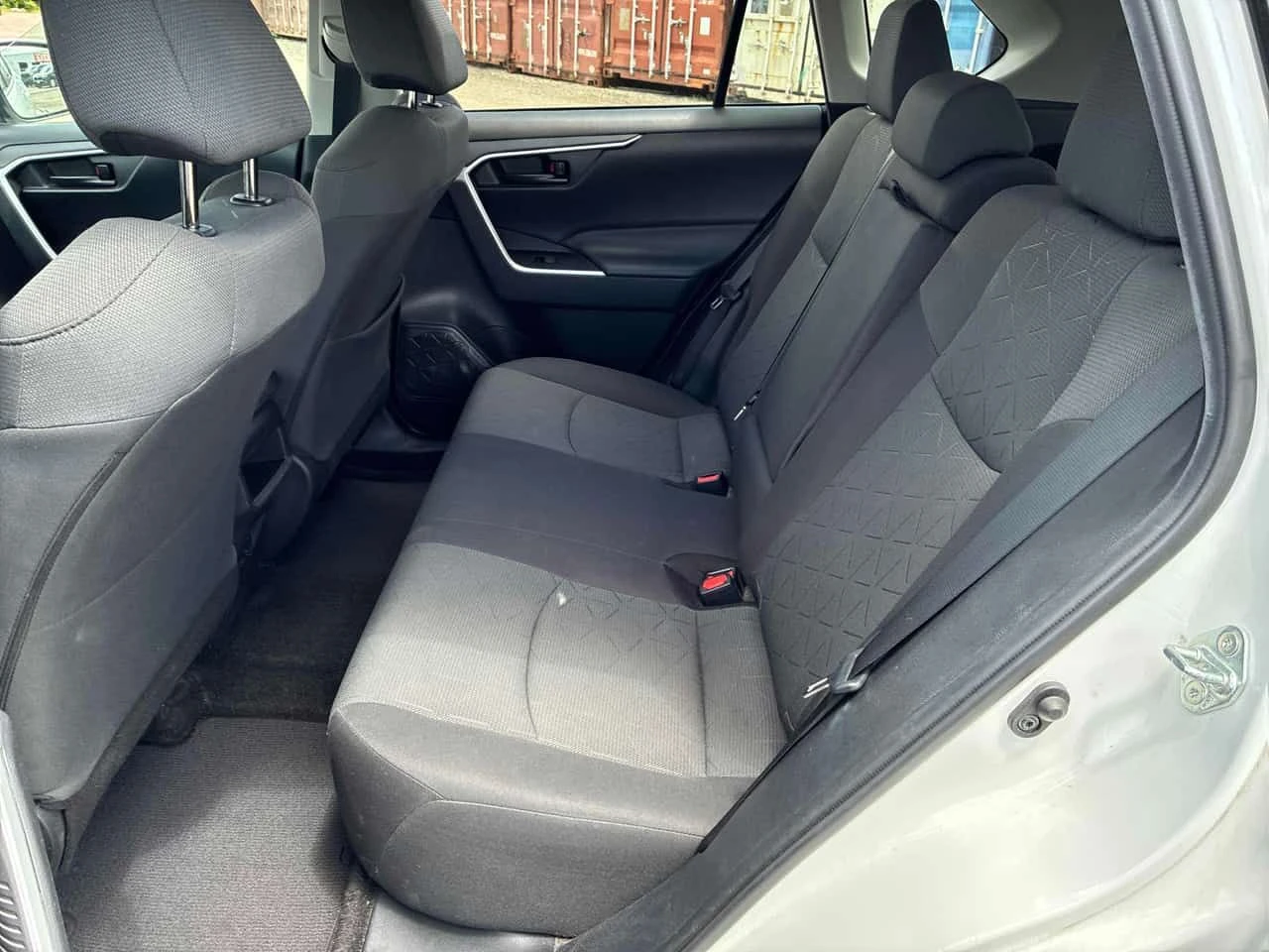 Toyota Rav4 | LE | ПОДГРЕВ | CARFAX | , снимка 11 - Автомобили и джипове - 54886923