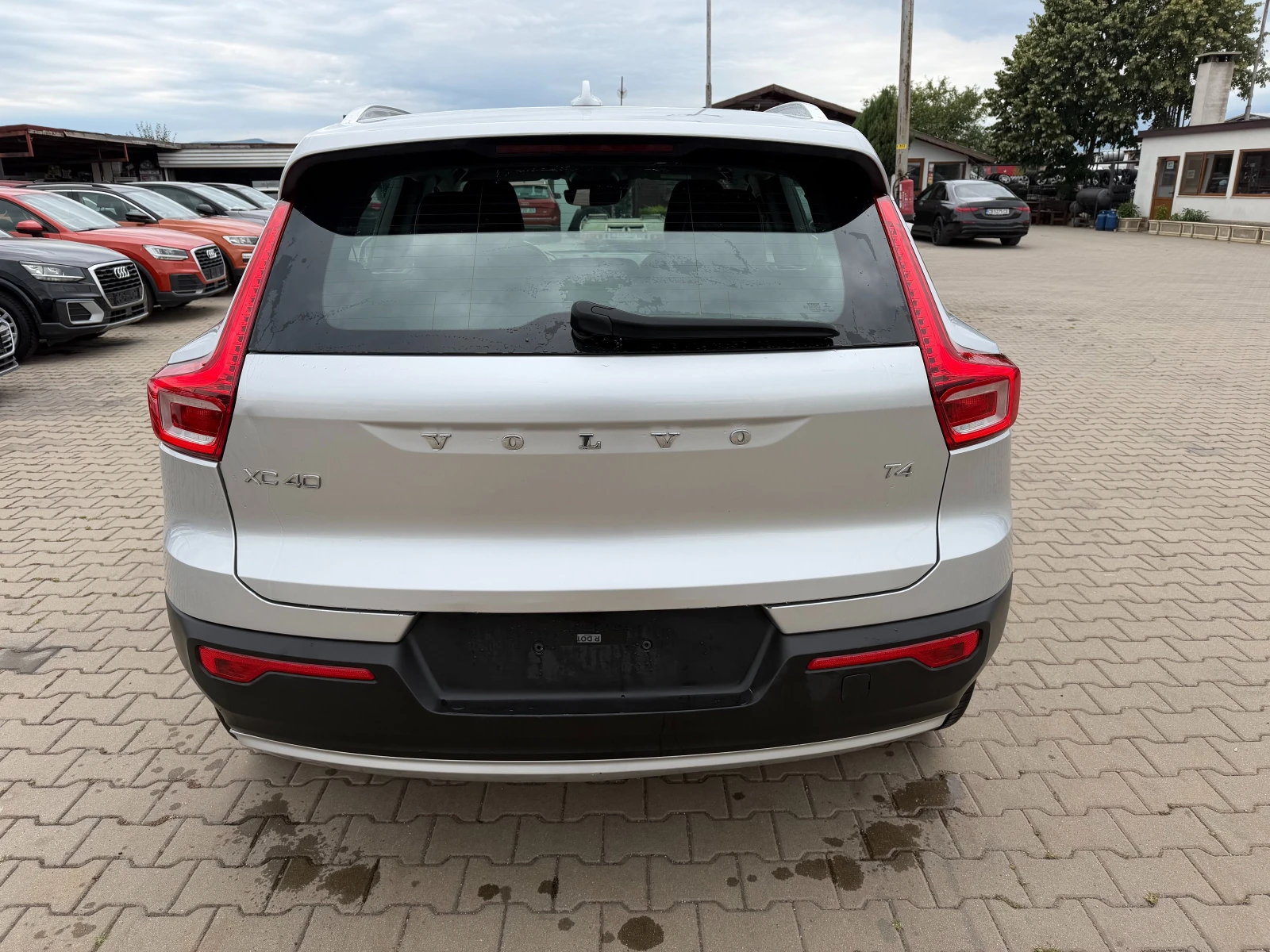 Volvo XC40 2.0i AVTOMAT/NAVI/KOJA EURO 6, снимка 7 - Автомобили и джипове - 55407453