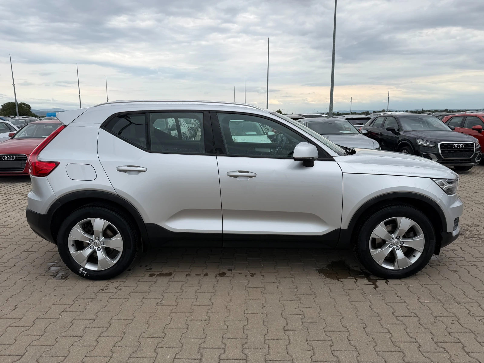 Volvo XC40 2.0i AVTOMAT/NAVI/KOJA EURO 6, снимка 5 - Автомобили и джипове - 55407453