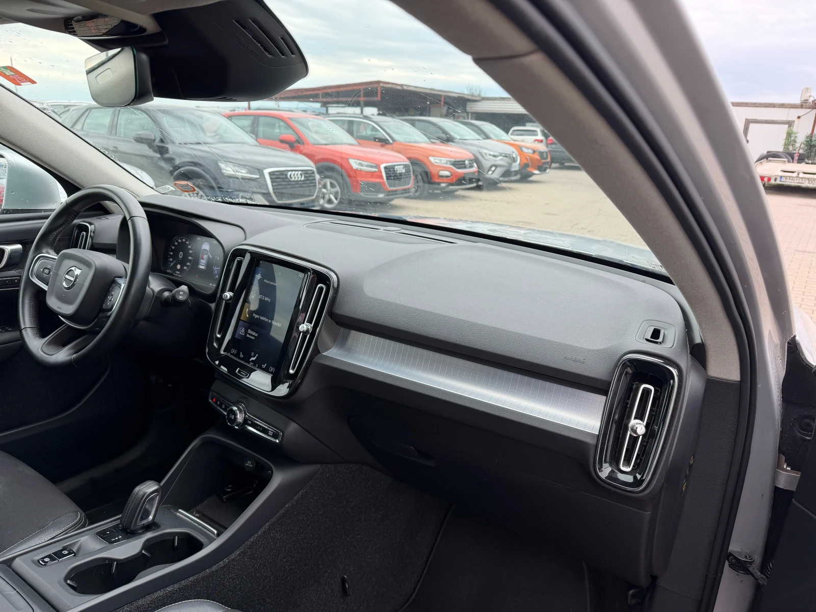 Volvo XC40 2.0i AVTOMAT/NAVI/KOJA EURO 6, снимка 10 - Автомобили и джипове - 55407453