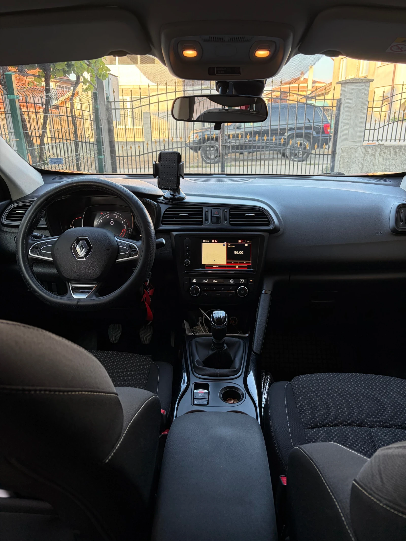 Renault Kadjar, снимка 5 - Автомобили и джипове - 55902673