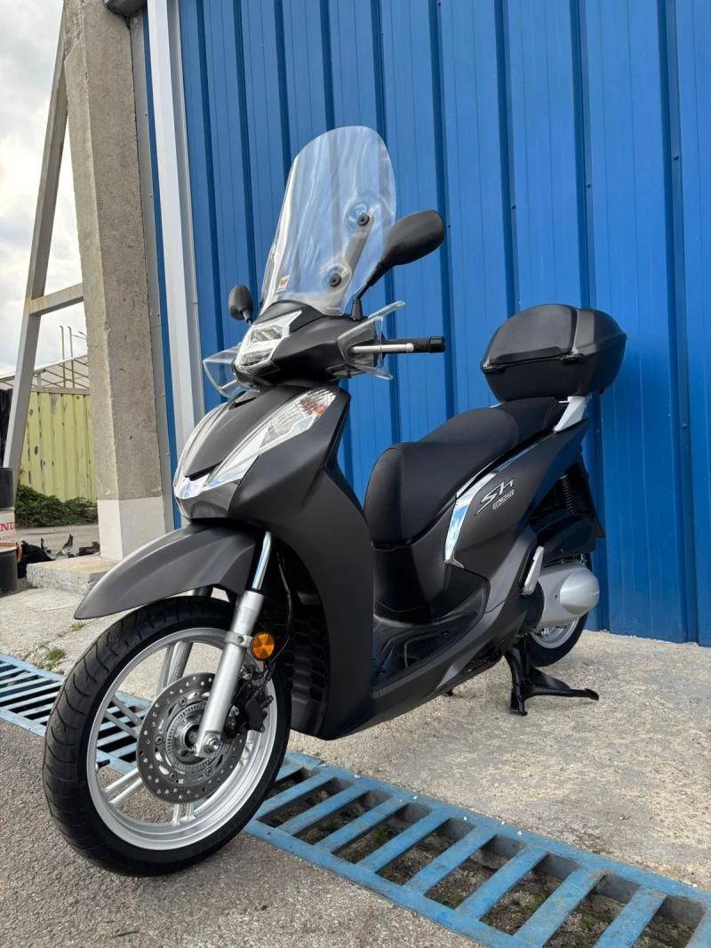 Honda Sh 300i ABS LED, снимка 3 - Мотоциклети и мототехника - 50703970