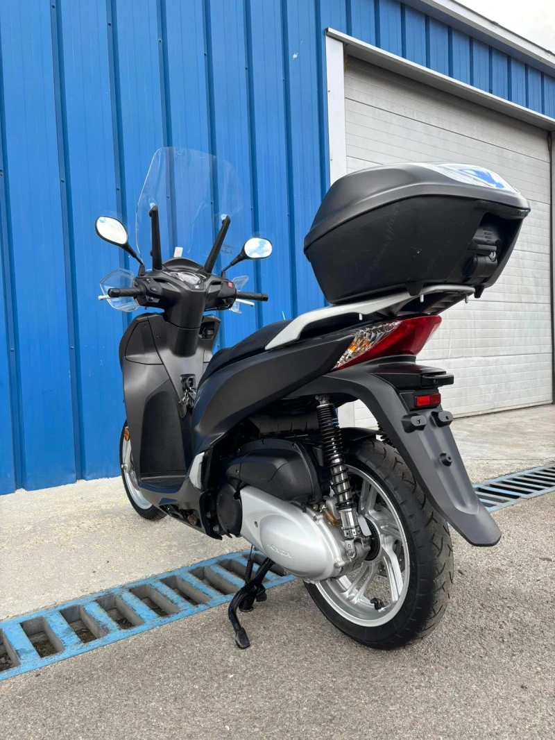 Honda Sh 300i ABS LED, снимка 4 - Мотоциклети и мототехника - 50703970