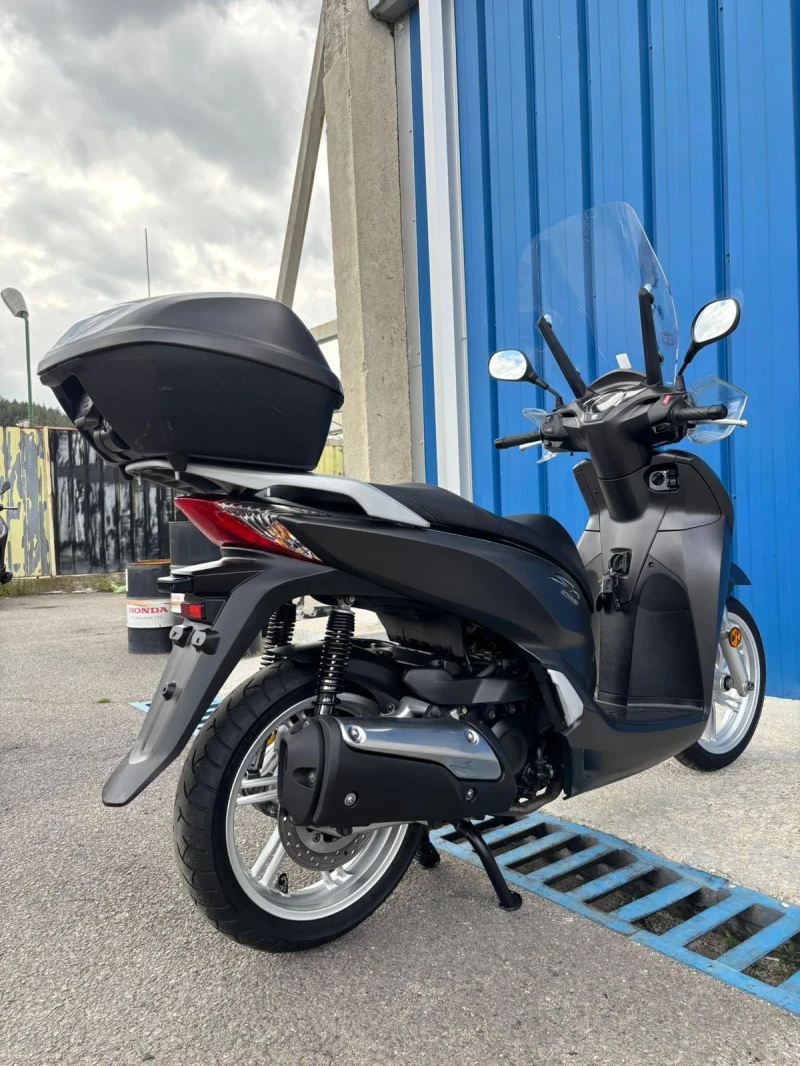 Honda Sh 300i ABS LED, снимка 5 - Мотоциклети и мототехника - 50703970