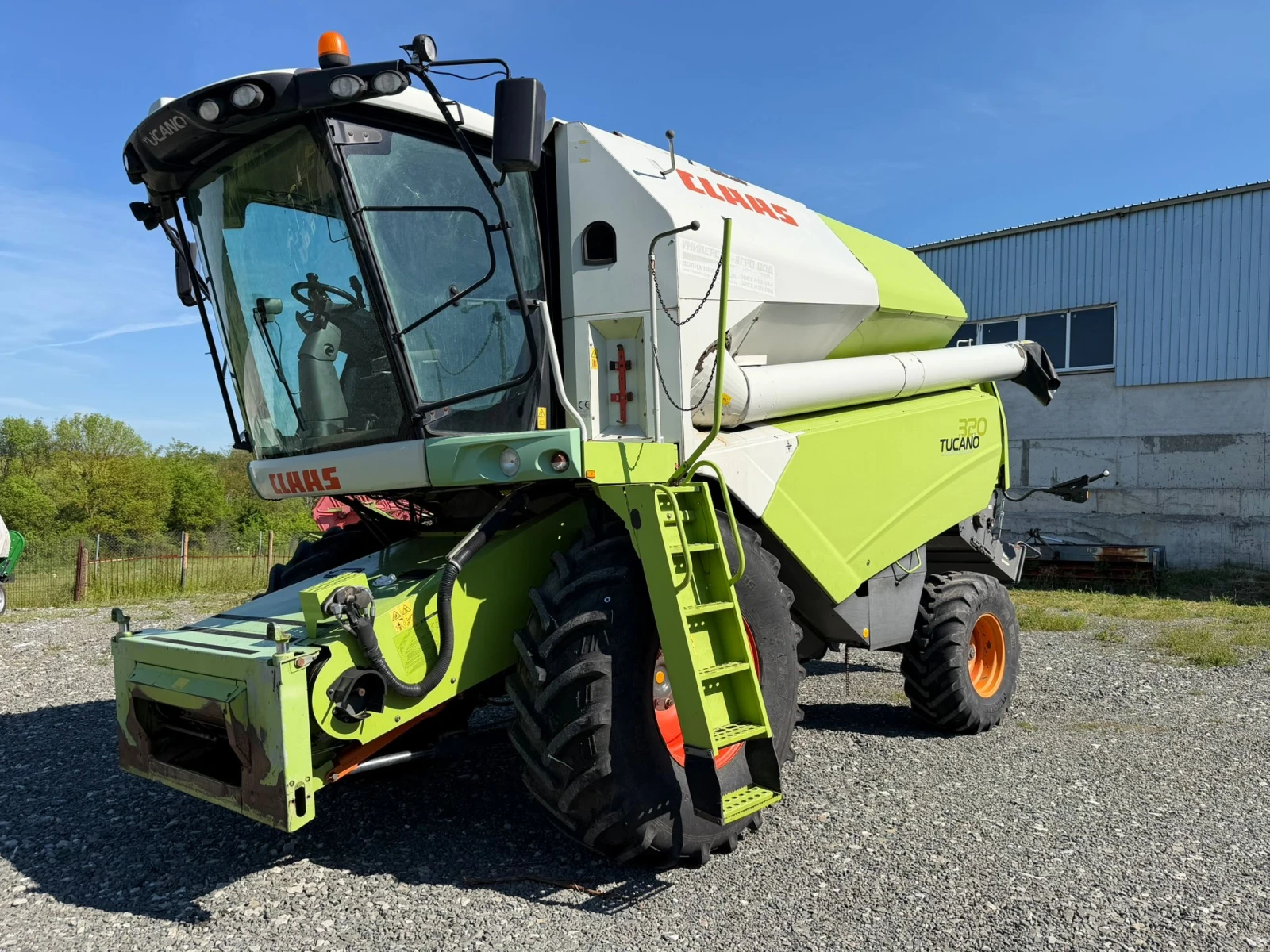 Комбайн Claas TUCANO 320 + ХЕДЕР С600 + ТАВА ЗА РАПИЦА ЛИЗИНГ, снимка 2 - Селскостопанска техника - 54563417