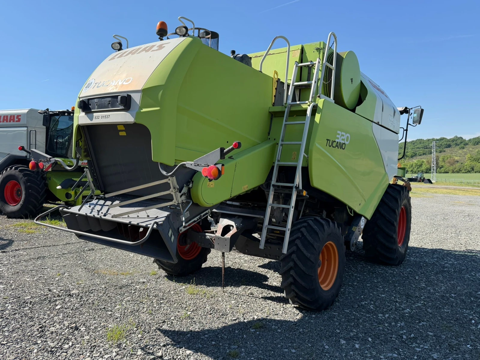 Комбайн Claas TUCANO 320 + ХЕДЕР С600 + ТАВА ЗА РАПИЦА ЛИЗИНГ, снимка 5 - Селскостопанска техника - 54563417